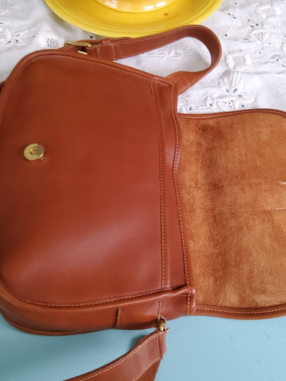 Vintage Coach Chelsea Crossbody in British Tan 9894 - Picture 8 of 10